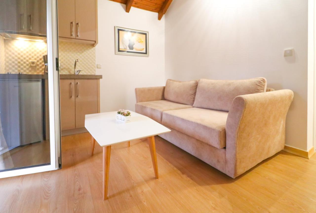 Lido Apartments Himare Eksteriør bilde