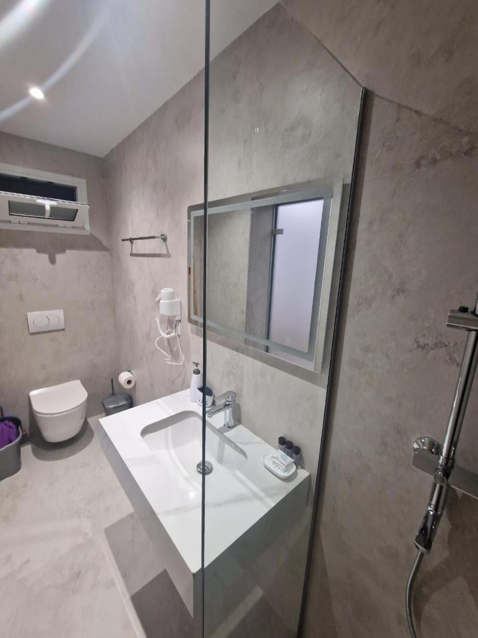 Lido Apartments Himare Rom bilde