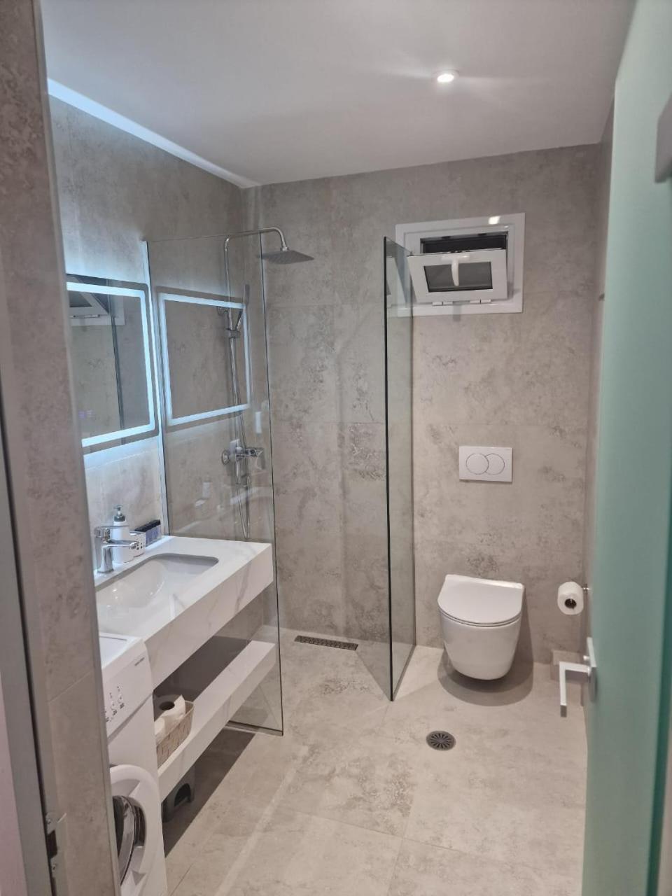 Lido Apartments Himare Eksteriør bilde