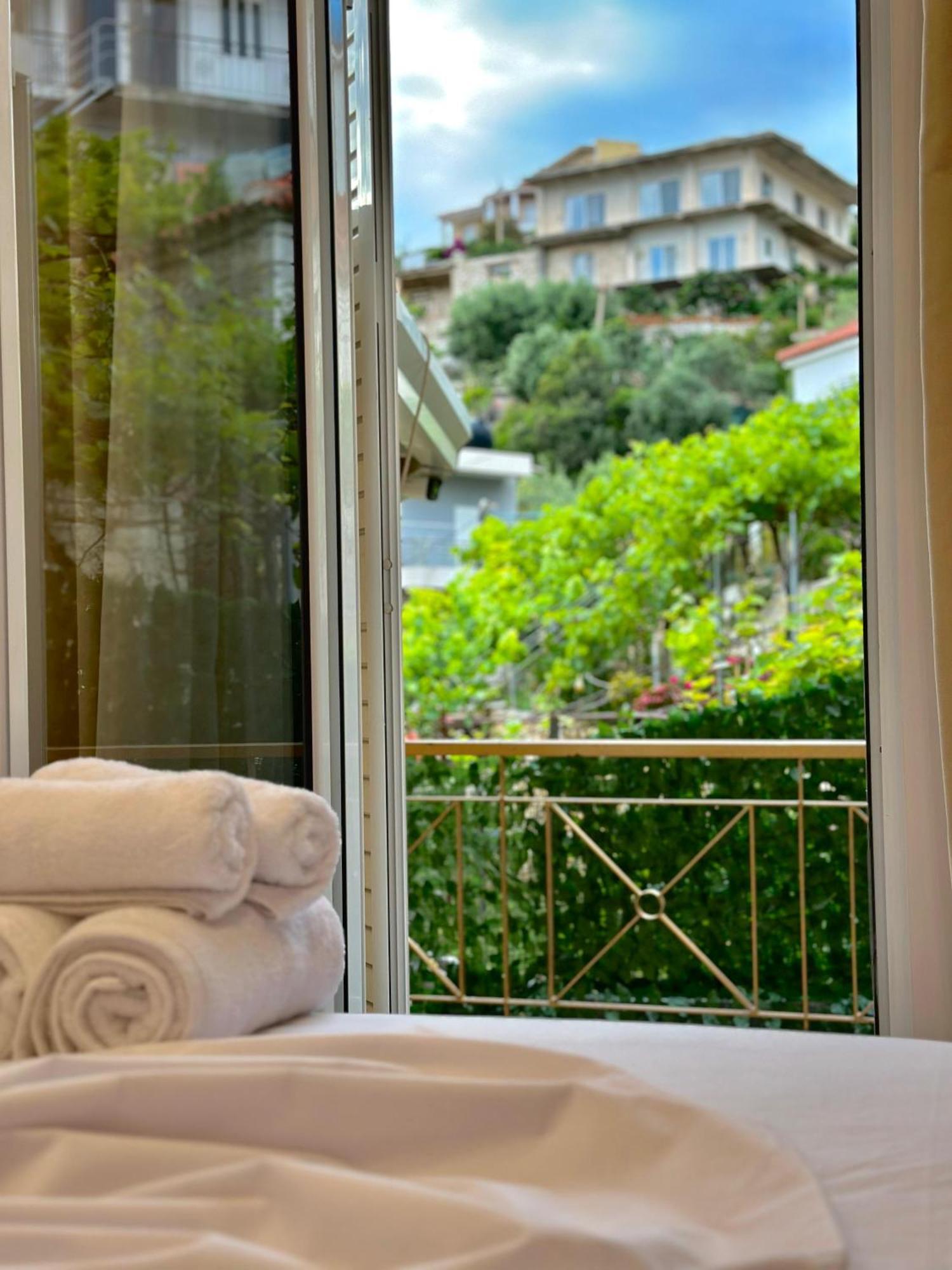 Lido Apartments Himare Eksteriør bilde