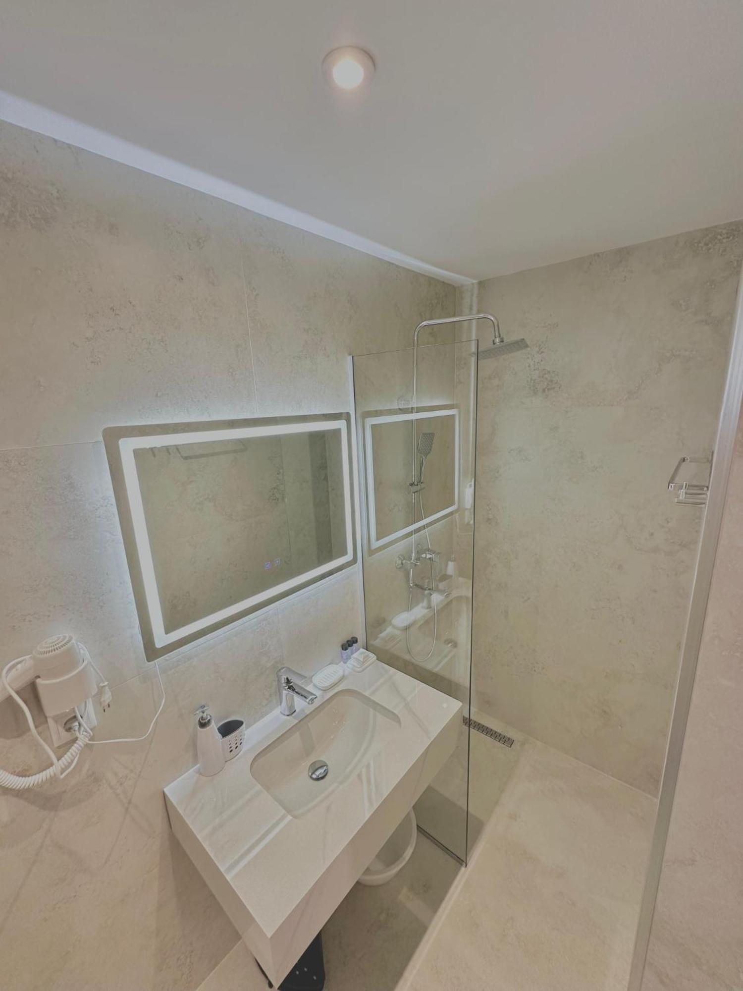 Lido Apartments Himare Rom bilde