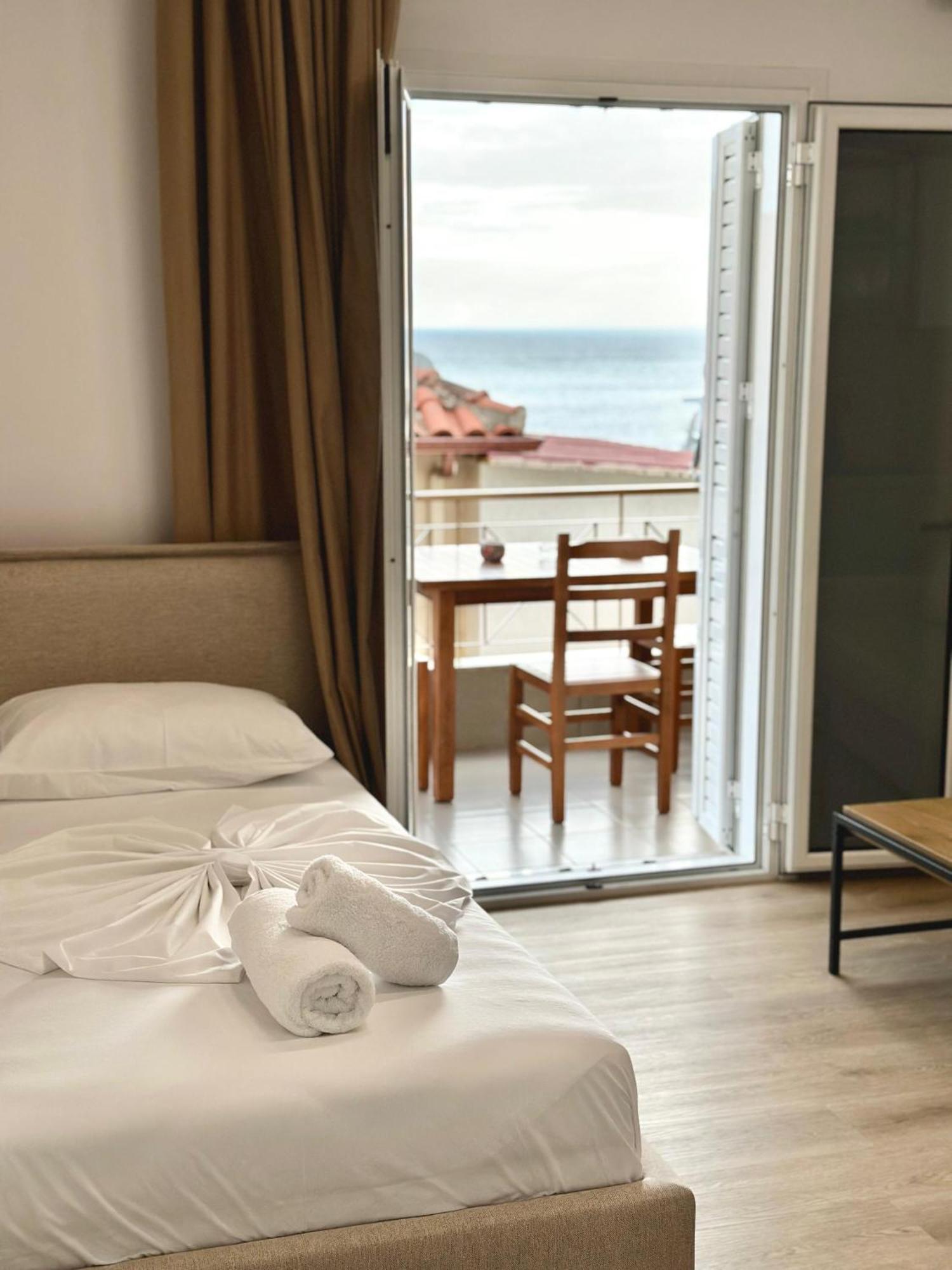 Lido Apartments Himare Eksteriør bilde